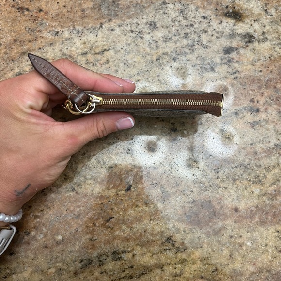 Gucci GG Supreme Key Pouch - Picture 2 of 10